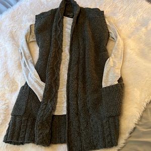 XS Eddie Bauer wool sleeveless cardigan